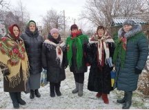  На Вінниччині співачки-аматорки наколядували на два дрони