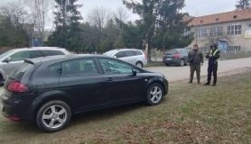 Вінничанина оштрафували за парковку на газоні