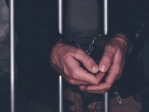 Вінницький суд: довічне увʼязнення "світить" чоловіку, що молотком вбив засудженого