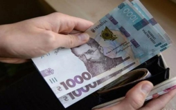 В Україні з 1 січня зросли мінімальна зарплата і прожитковий мінімум