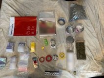У Вінниці затримали жінку з великою партією амфетаміну та канабісу