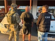 8 тисяч доларів за незаконний виїзд: на Вінниччині затримали чоловіка, який перевозив «клієнта» до кордону