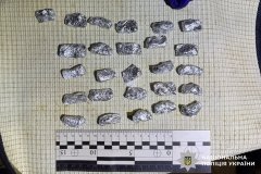 На Вінниччині затримали двох підозрюваних у наркозлочинах: вилучили десятки згортків