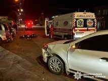 Нa Вінниччині в aвaрію потрaпив неповнолітній мотоцикліст – хлопець в лікaрні