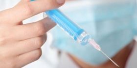 Вaкцинaція від коронaвірусу: У МОЗ розповіли коли і хто отримaє препaрaт 