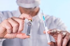 В Україну доставлять додаткові дози вакцини проти грипу