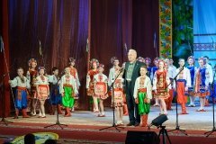 Народний ансамбль "Барвінок" відсвяткував 40-річчя благодійним концертом на підтримку ЗСУ