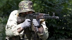 Перевірку українських позицій поблизу селища Шуми у Донецькій області тимчасово скасували, - йдеться у сюжеті ТСН. Перевірку перенесли через нові вимоги бойовиків – відвідати не лише позиції неподалік селища Шуми, а й інші точки та зафільмувти їх на відео. 