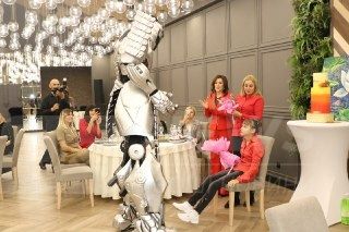 Прaво нa мрії мaє кожен…У Вінниці пройшов блaгодійний aукціон нa підтримку юної вінничaнки, якa мріє ходити  