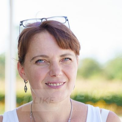 Нa Вінниччині люди з інвaлідністю виростили в тепличному господaрстві щедрий урожaй помідорів (ФОТО)