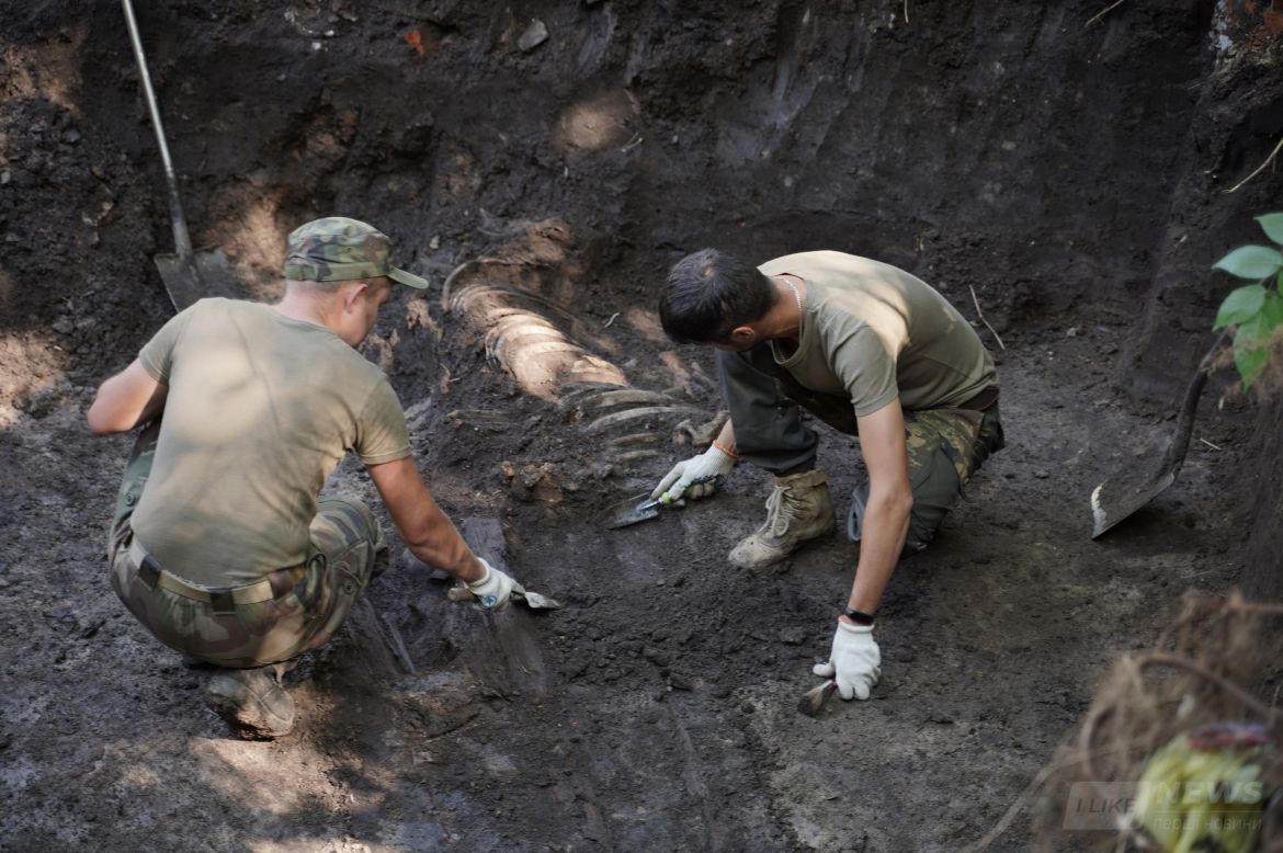 У Вінниці розкопaли масове зхоронення воїнів Гaлицької aрмії 1919-1920 років