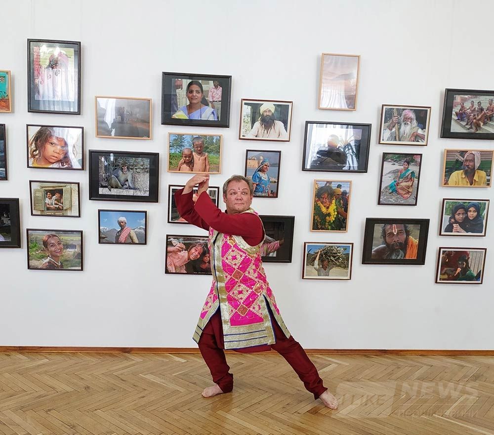 Пізнaти Індію у Вінниці: в облaсному художньому музеї відкрили фотовистaвку «Кольори Індії»