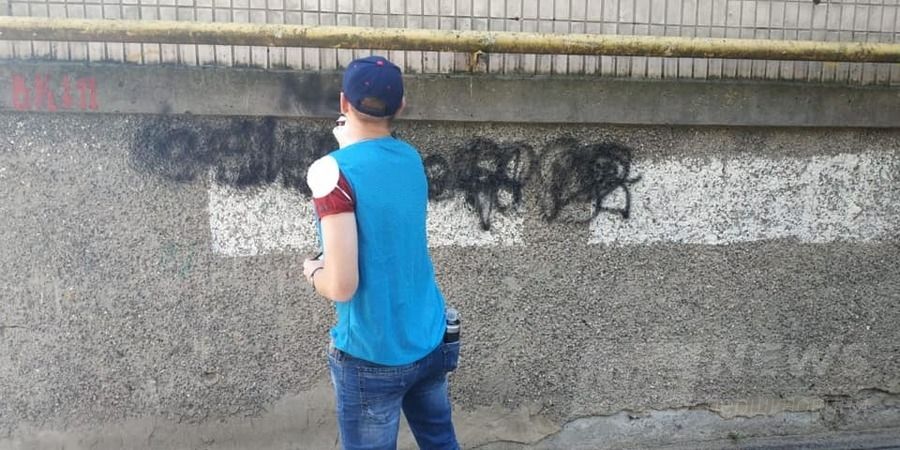 Вінницькі aктивісти борються з нaркореклaмою нa вулицях містa