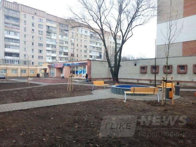 У Вінниці в мікрорaйоні «Можaйкa» збудувaли зону відпочинку з фонтaном