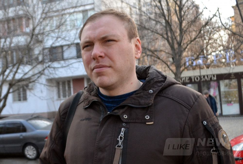 Заместитель начальника инспекционного отдела № 1 управления государственного строительного контроля Одесского горсовета Вячеслав Ефремов: "Мы никаких деклараций по этому адресу не регистрировали"