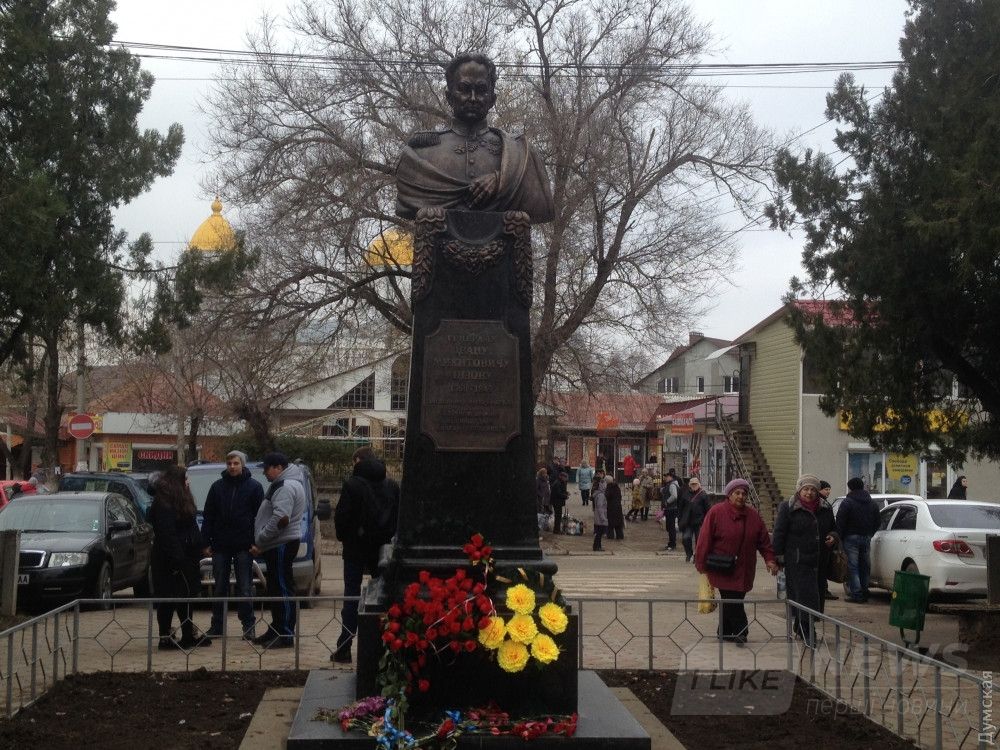 Третий болградский Инзов. Якобы на его место хотели водрузить Степана Бандеру 