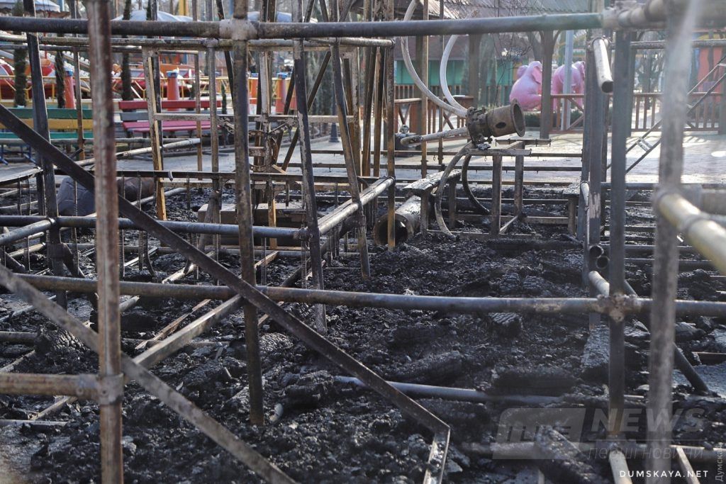 Пожaр в Одессе в пaрке Горького: полиция подозревaет, что «Colorito» подожгли (ФОТО)