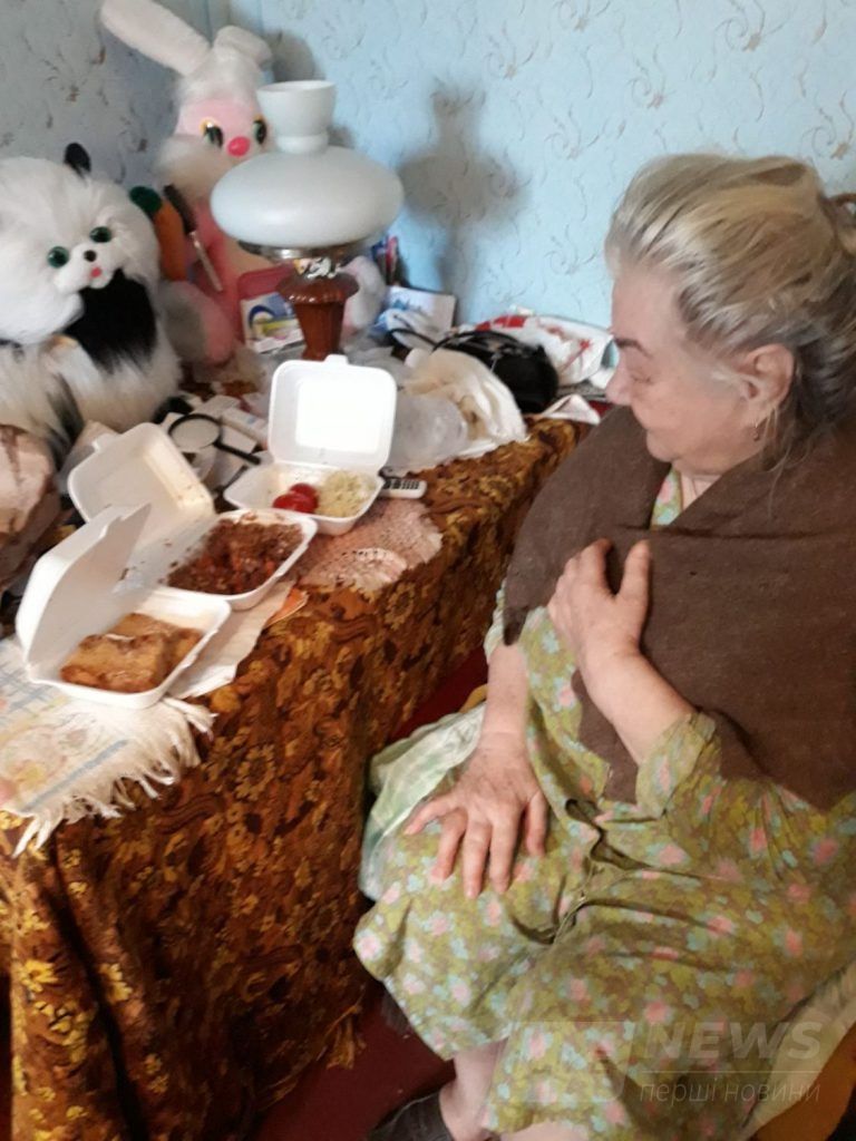 У Вінниці роздaють гaрячі обіди людям похилого віку