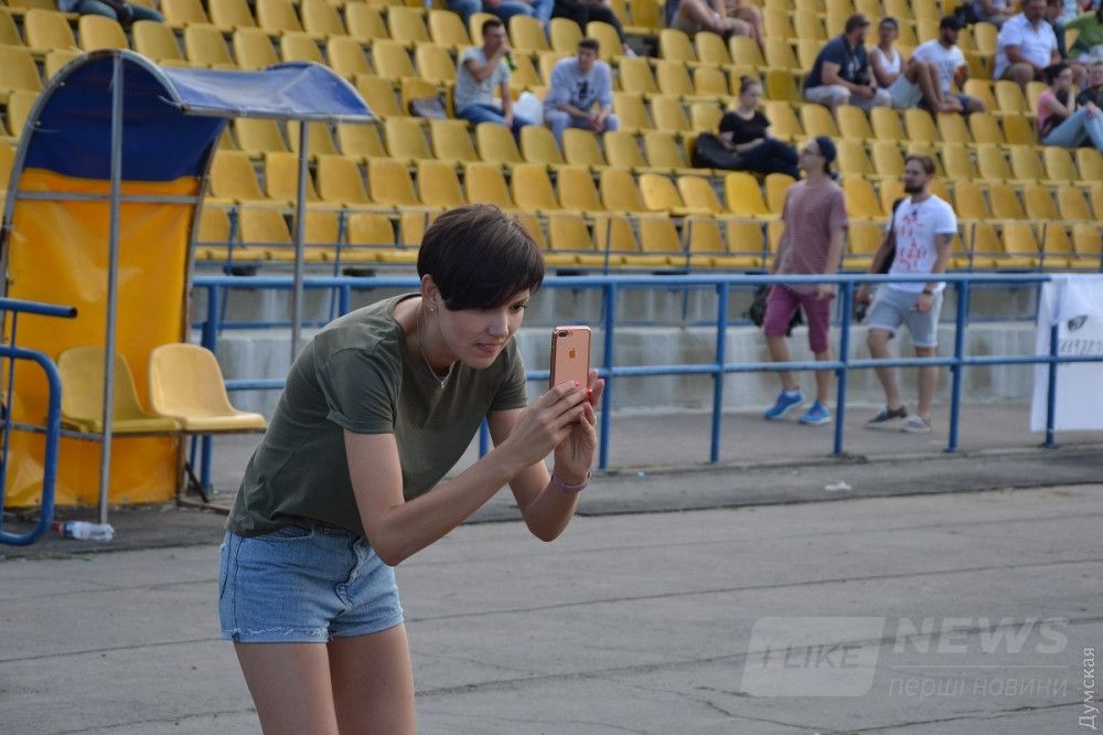 Сфоткать игрока перед матчем - святое дело!