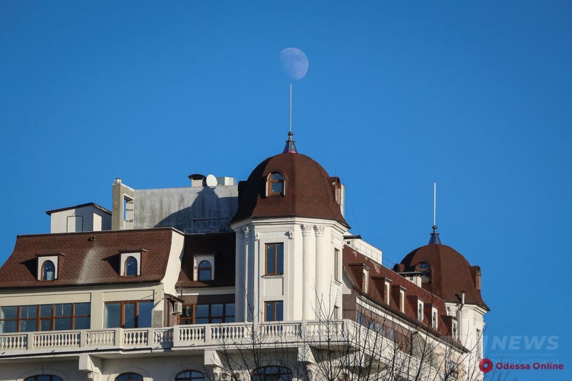 ÐÐ¸Ð¼Ð° Ð½Ð° Ð¿Ð°ÑÐ·Ðµ: ÑÐ¾Ð»Ð½ÐµÑÐ½Ð°Ñ ÑÐ½Ð²Ð°ÑÑÐºÐ°Ñ ÐÐ´ÐµÑÑÐ° (ÑÐ¾ÑÐ¾ÑÐµÐ¿Ð¾ÑÑÐ°Ð¶)