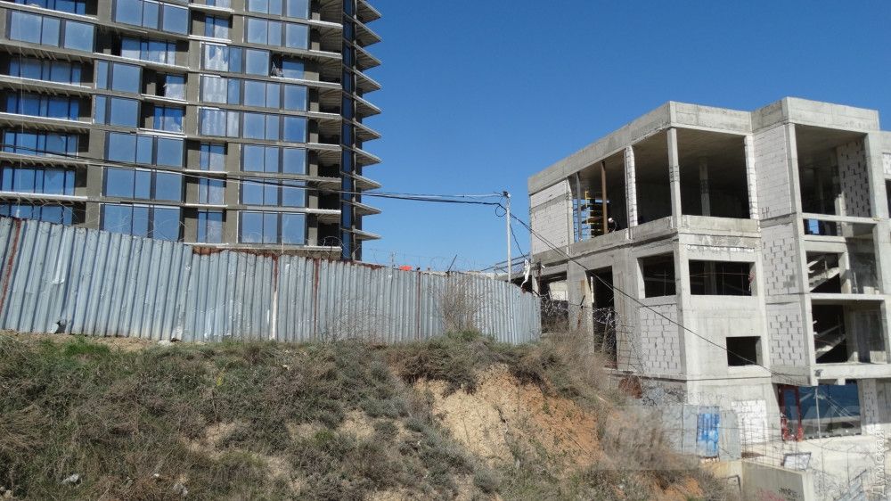 Строящийся 24-этажный комплекс