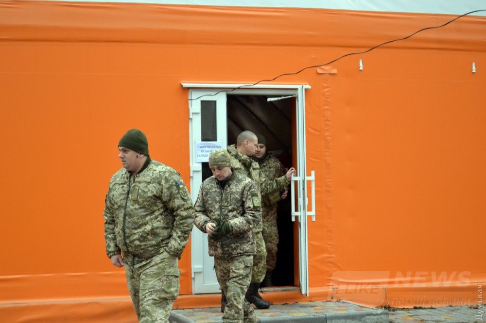 Получили форму и тут же переоделись