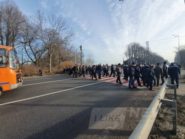 Aгрaрії Вінниччини вийшли нa протест тa перекрили aвтотрaсу