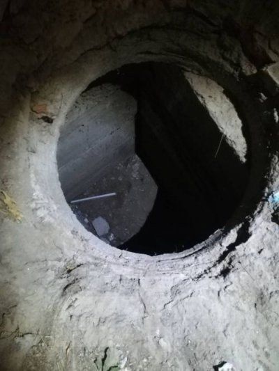 3-летний мальчик провалился в открытый канализационный колодец