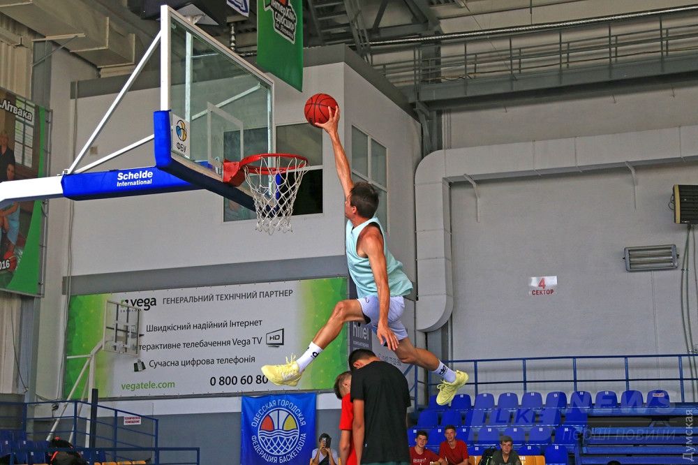 Мастер класс баскетбольного шоу-мэна Дмитрия Кривенко (Smoove)