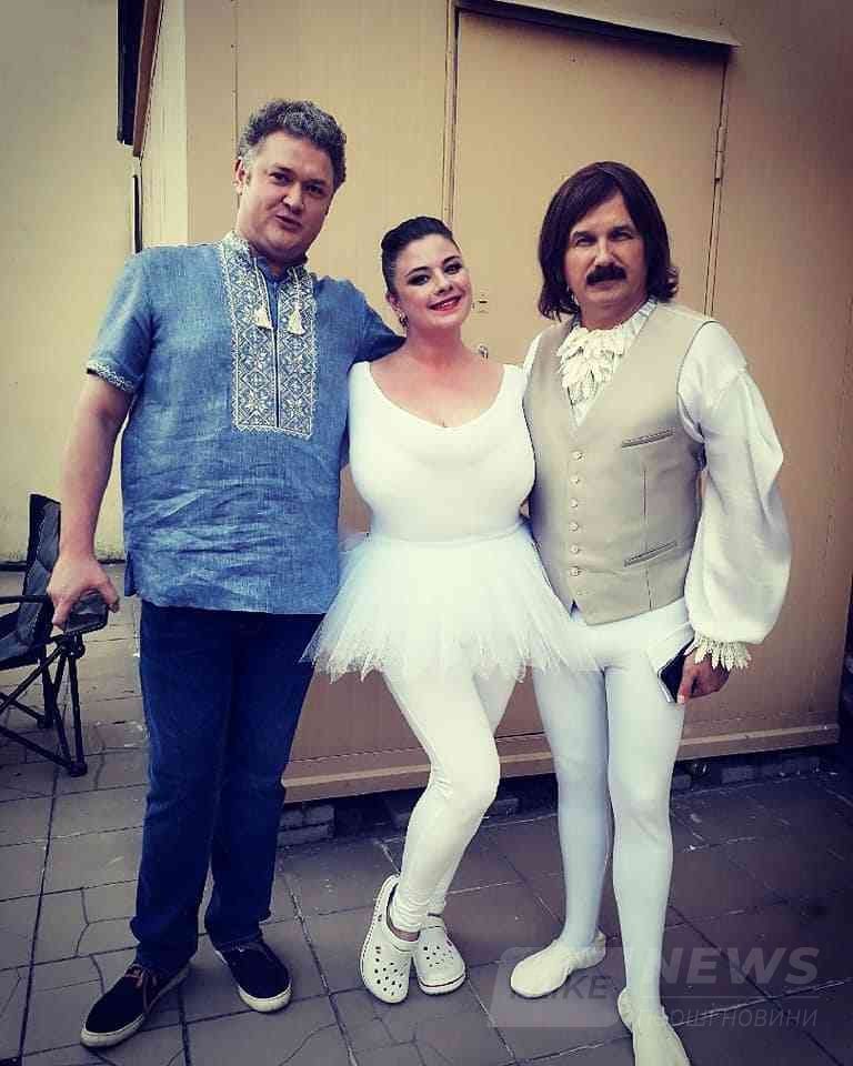 Вінничaнку з нaйбільшим бюстом Укрaїни зняли у комедійному фільмі (ВІДЕО)