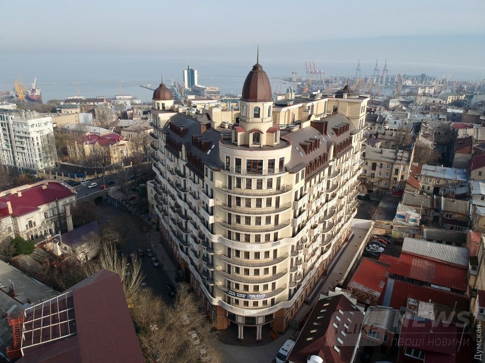 Военный Спуск, 13