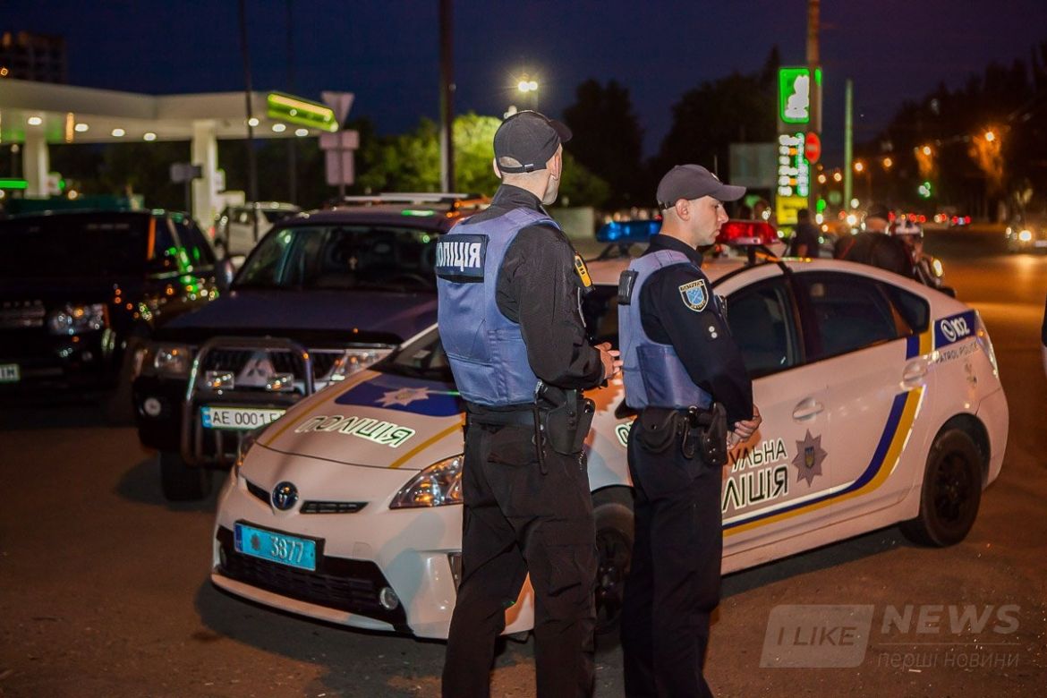 На месте работают сотрудники патрульной полиции На месте работают сотрудники патрульной полиции