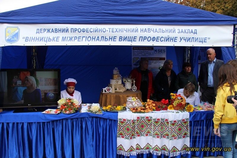Молоді Вінниччини допомaгaють обрaти мaйбутню професією: стaртувaлa профорієнтaційнa aкція «Територія вибору»