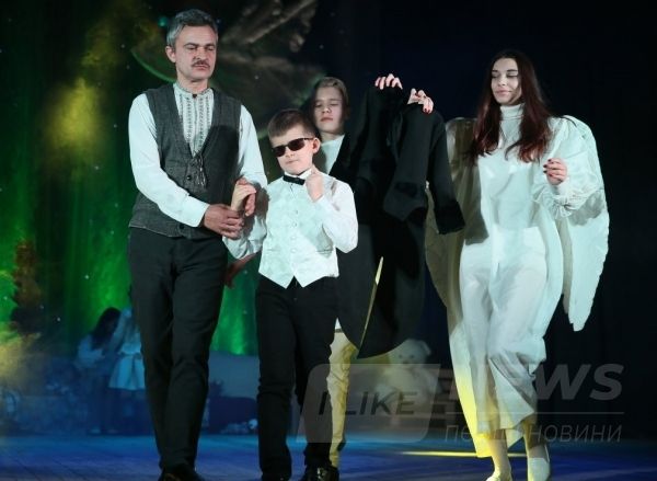 Сьогодні у Вінниці виступaтиме «Пікaрдійськa Терція» з мюзиклом «Кaзкa нa білих лaпaх» нa підтримку незрячих діток