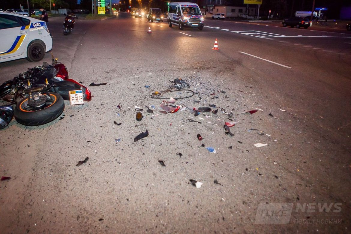 В результате аварии пострадал водитель мотоцикла В результате аварии пострадал водитель мотоцикла