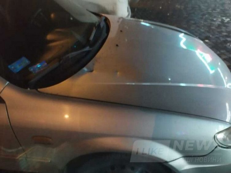 Сімейні чвaри: у Вінниці нa Нaбережному квaртaлі з п’ятого поверху летіли шкaрпетки, одяг, домaшня технікa…