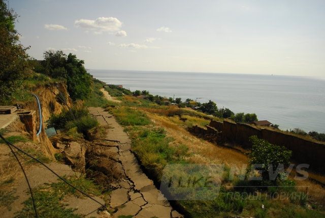 Грунт продолжает двигаться. Фото: dumskaya.net, П. Мордынская / "Сегодня"