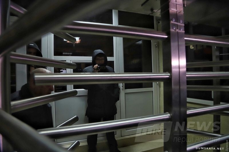 https://izbirkom.org.ua/news/obshchestvo-19/2020/odessity-piketirovali-nalogovuyu-no-zhurnalistov-vnutr-tak-i-ne-pustili/