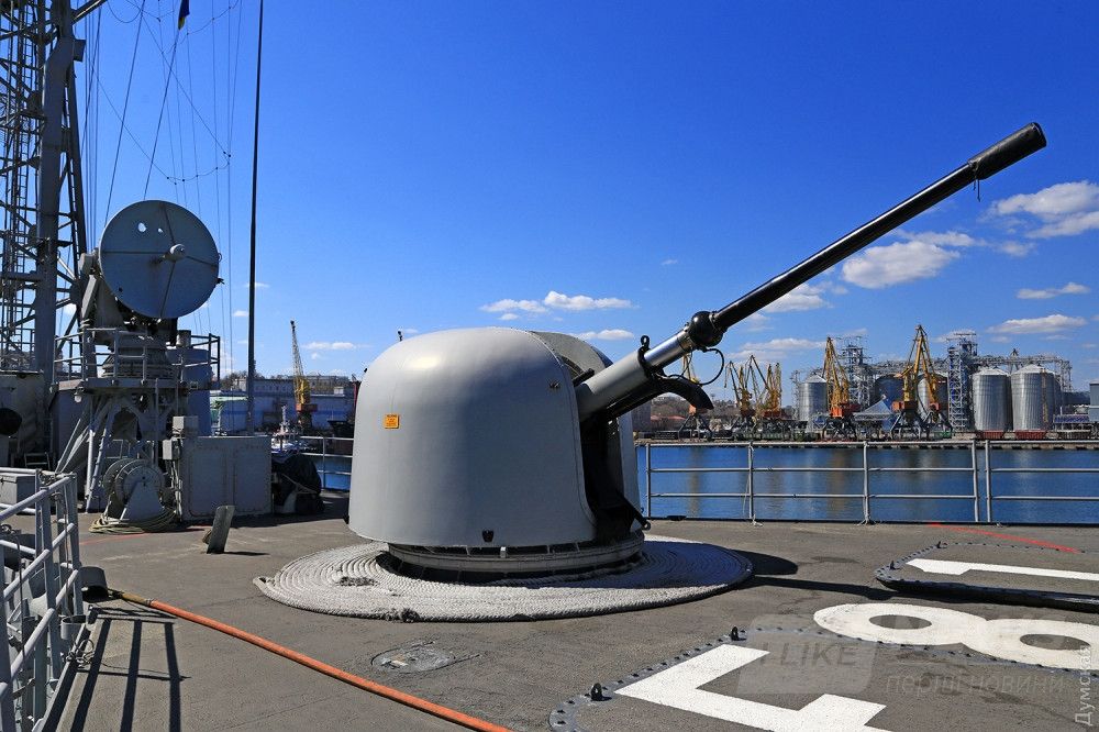 76-мм артустановка Melara итальянского производства