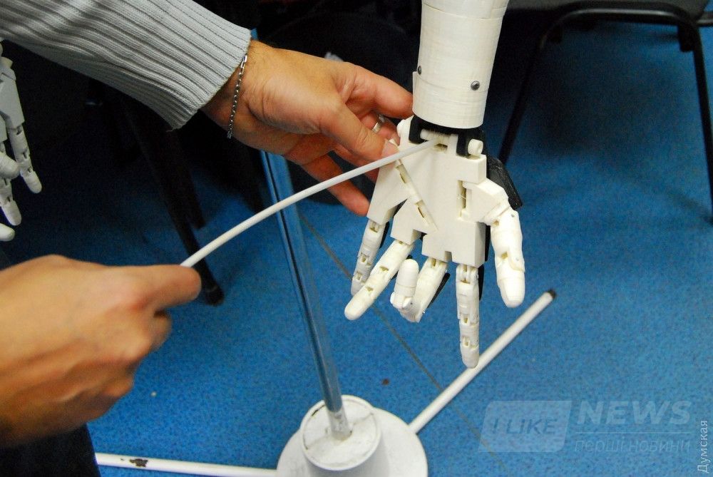 Говорят, развитие мелкой моторики помогает детям стать более умными. Интересно, у роботов тоже так?