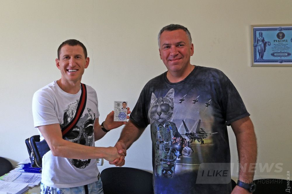 Еще одним летчиком стало больше...