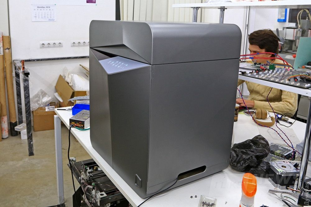 Новинка за 5000 долларов - настольный 3D-принтер 
