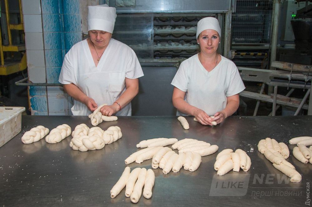 Плетенки заплетают вручную