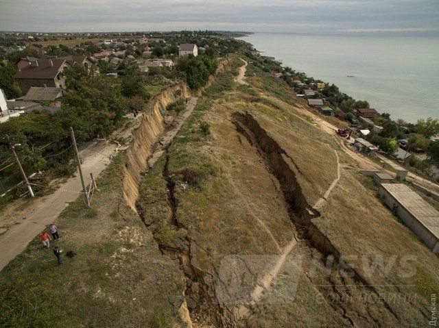 Грунт продолжает двигаться. Фото: dumskaya.net, П. Мордынская / "Сегодня"
