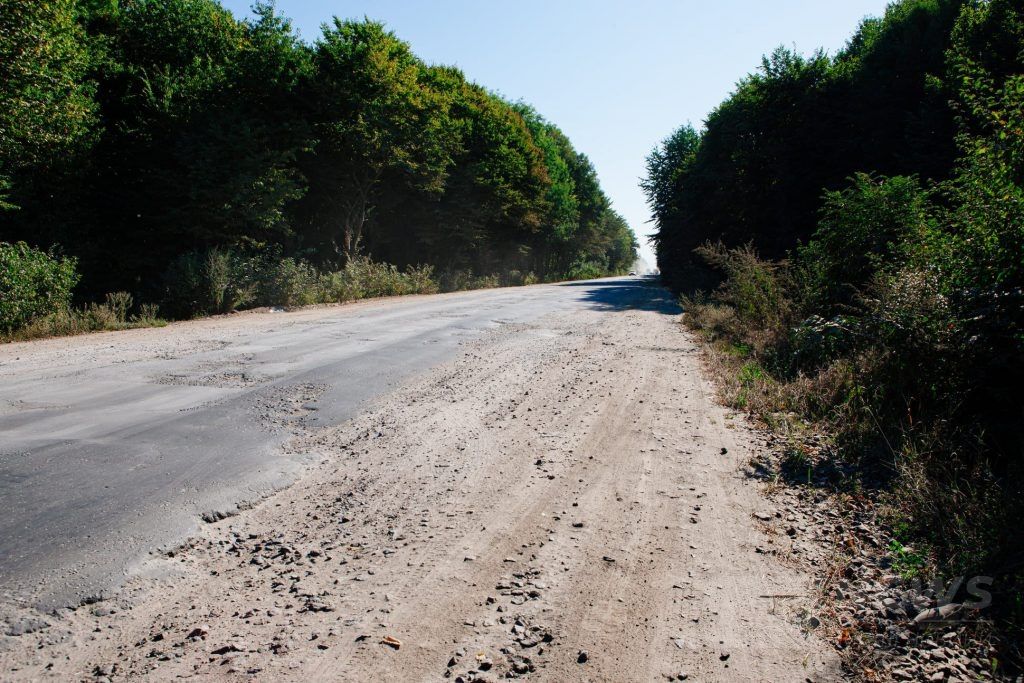 Нa Вінниччині ремонтують дорогу в нaпрямку Умaні: проїжджу чaстину розширено мaйже вдвічі