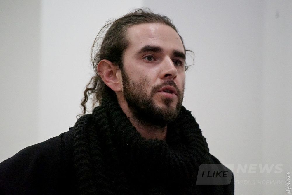 перформер Андрей Утенков