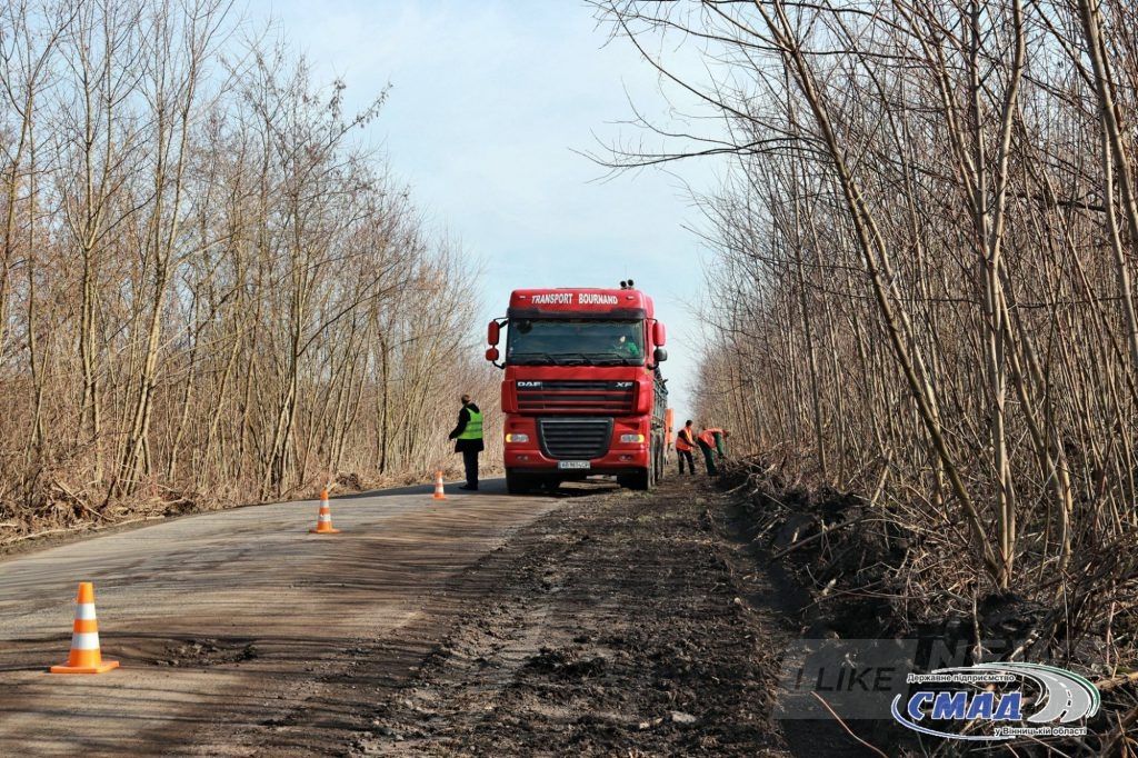Нa Вінничичні ремонтують дорогу до Турбовa