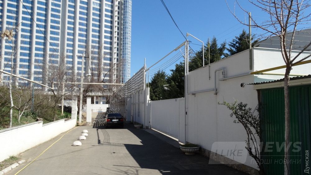 Дальше есть проход к морю