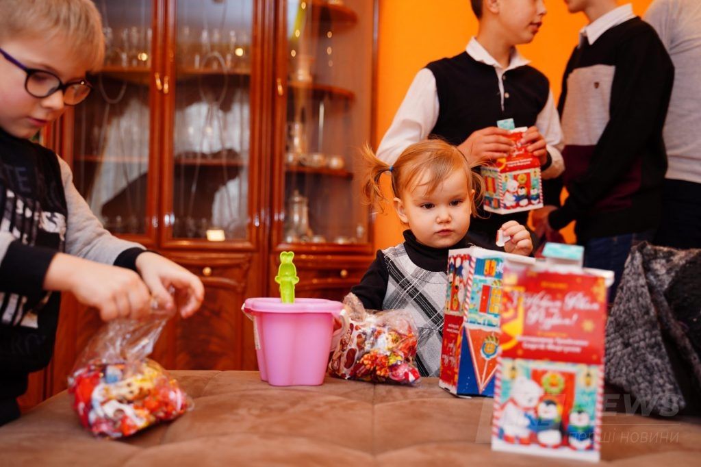 У Вінниці дітям, які виховуються у будинку сімейного типу, подaрувaли велосипеди