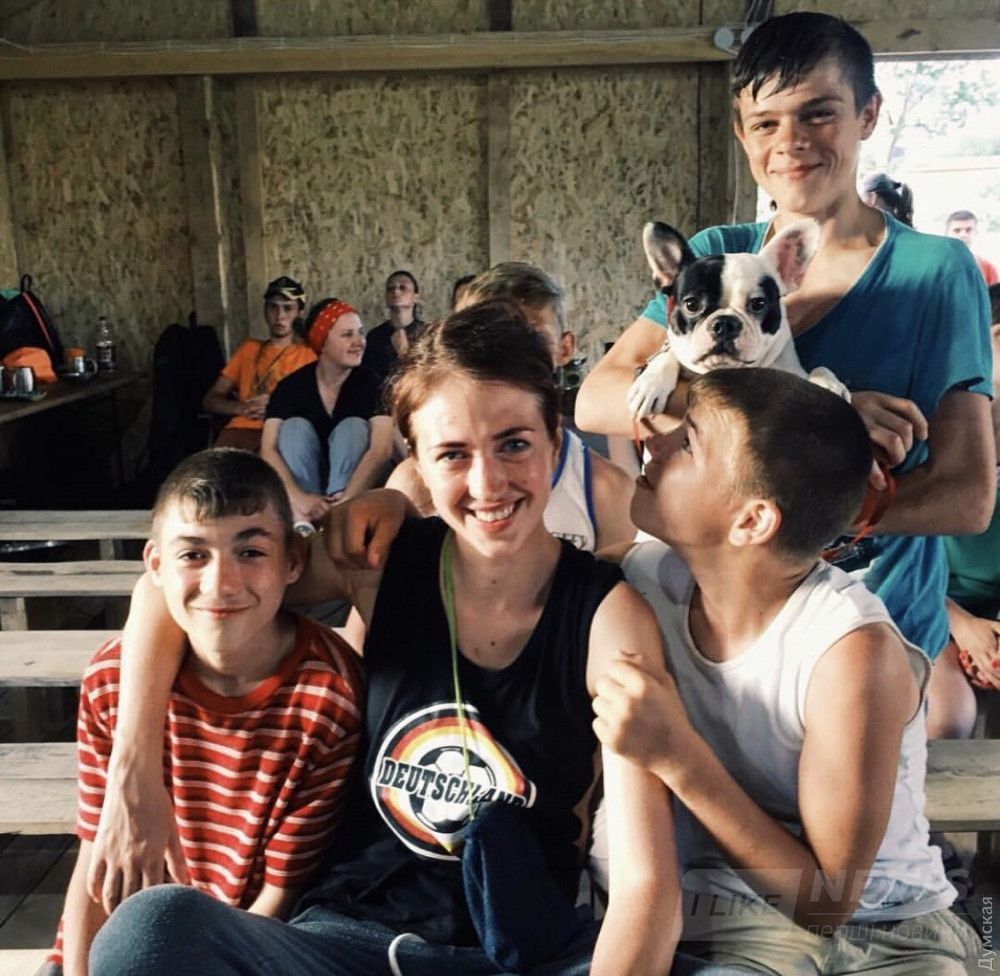 Валентин с женой Алиной работали волонтерами в детском лагере